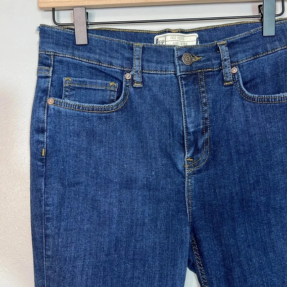 Free People Dark Wash Busted Skinny Jeans with Intentional Holes - Size 28 R - Picture 5 of 12